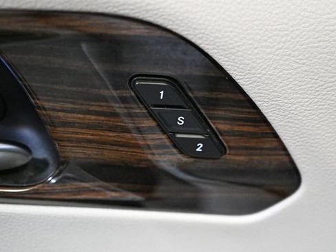 Used 2023 Chrysler Pacifica Limited FWD image 51