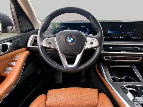 Used 2024 BMW X7 xDrive40i AWD/4WD image 5