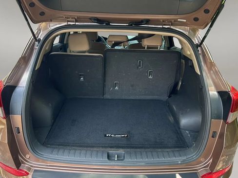 Used 2017 Hyundai Tucson SE w/ SE Popular Package 02 FWD image 9