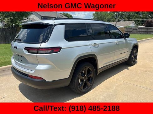 Used 2024 Jeep Grand Cherokee L Altitude AWD/4WD image 5