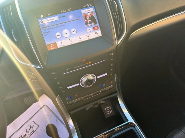 Used 2019 Ford Edge Titanium w/ Equipment Group 301A AWD/4WD image 30