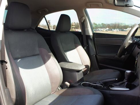 Used 2017 Toyota Corolla LE image 20