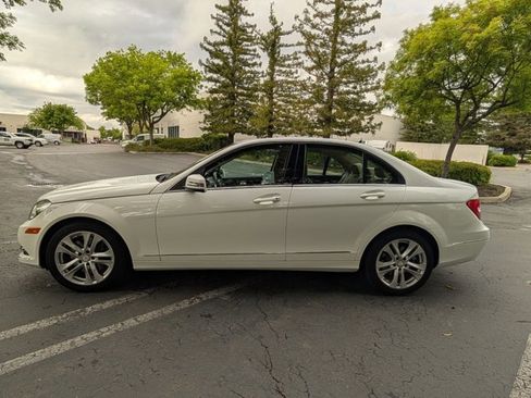 Used 2013 Mercedes-Benz C 300 Sport image 10