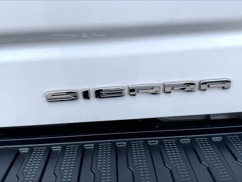 Used 2022 GMC Sierra 1500 Denali w/ Denali Premium Package AWD/4WD image 10