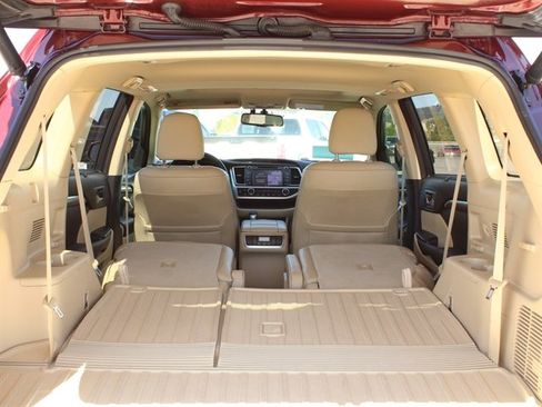 Used 2015 Toyota Highlander Limited AWD/4WD image 29