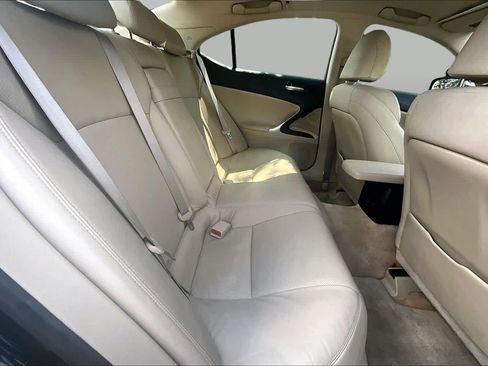 Used 2007 Lexus IS 250 w/ Premium Pkg RWD image 19