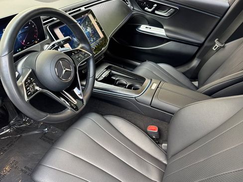 Used 2025 Mercedes-Benz E 350 4MATIC Sedan image 10