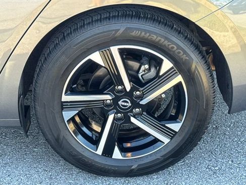 Used 2024 Nissan Sentra SV FWD image 20