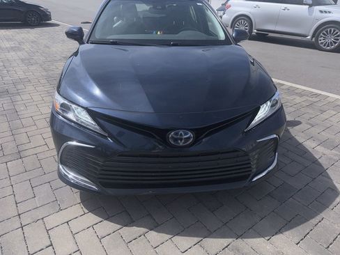 Used 2021 Toyota Camry XLE w/ Cold Weather Package image 5