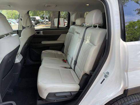 Used 2025 Hyundai Santa Fe SEL AWD/4WD image 39