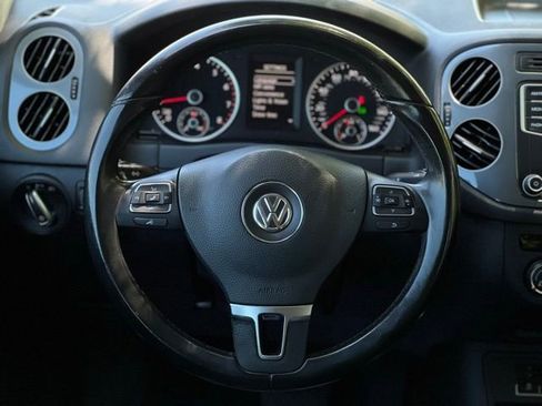 Used 2016 Volkswagen Tiguan S image 30