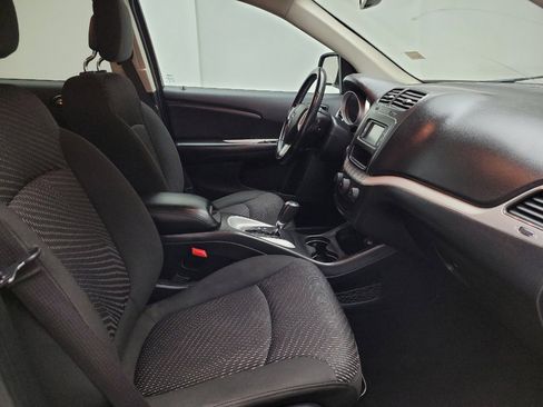 Used 2020 Dodge Journey SE w/ SE Popular Equipment Group FWD image 21