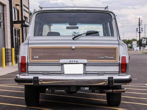 Used 1991 Jeep Grand Wagoneer AWD/4WD image 5