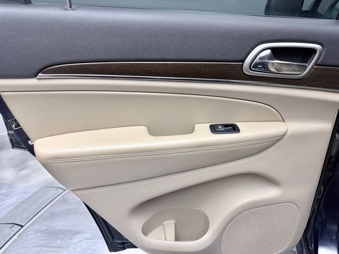 Used 2018 Jeep Grand Cherokee Limited w/ Trailer Tow Group IV image 17