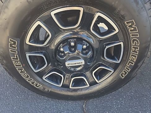 Used 2025 Ford F350 Platinum image 39