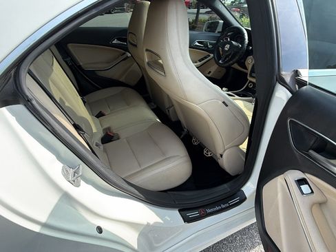 Used 2017 Mercedes-Benz CLA 250 image 22