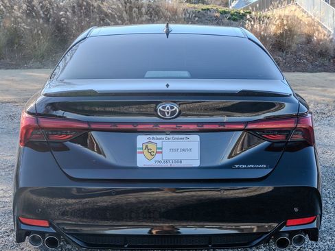 Used 2020 Toyota Avalon Touring image 4