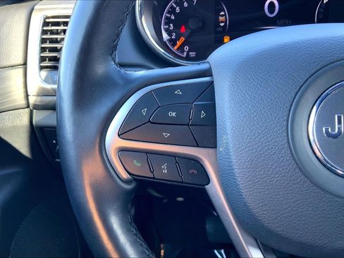 Used 2021 Jeep Grand Cherokee Laredo X image 22