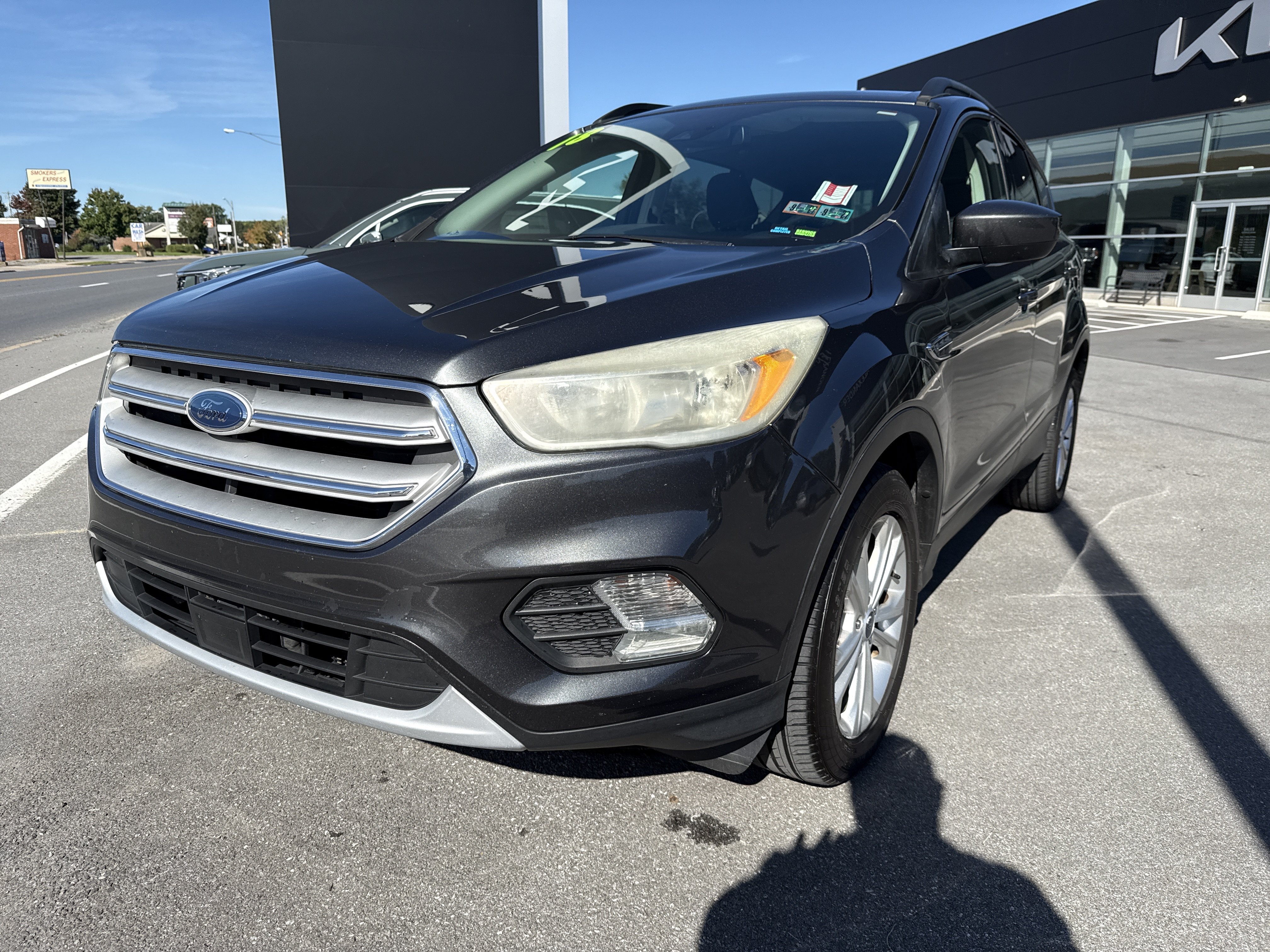 Used 2018 Ford Escape SE w/ Ford Safe & Smart Package AWD/4WD image 8