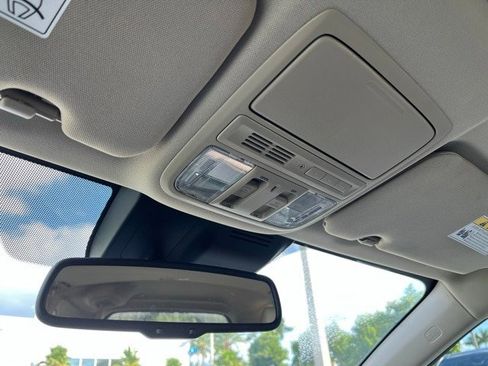 Used 2022 Honda CR-V EX-L image 9