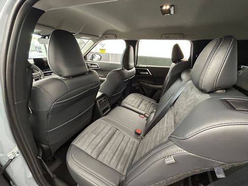 New 2026 Mitsubishi Outlander SE image 37