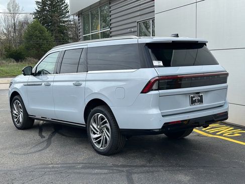 New 2025 Lincoln Navigator L Reserve AWD/4WD image 31