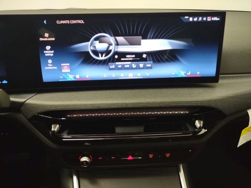 New 2026 BMW 330i Sedan w/ Convenience Package image 22