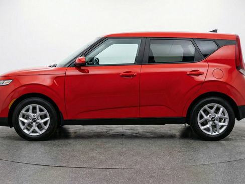 Used 2025 Kia Soul LX w/ LX Technology Package image 5