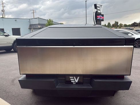 Used 2024 Tesla Cybertruck AWD Crew Cab image 7