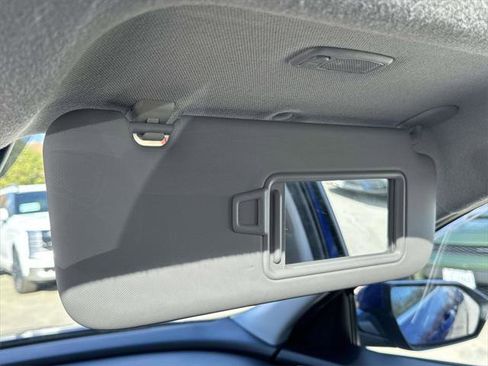 Used 2022 Hyundai Elantra Limited image 32