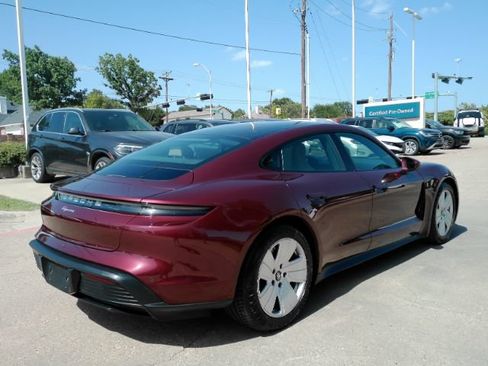 Used 2022 Porsche Taycan RWD image 6