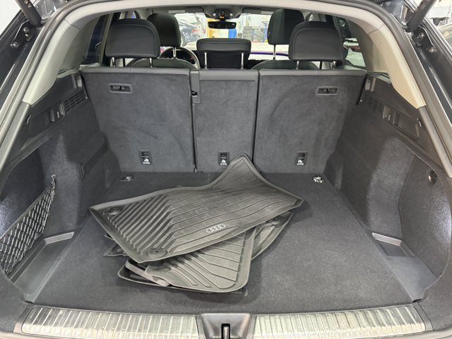 Used 2025 Audi Q5 Premium w/ Convenience Package AWD/4WD image 36