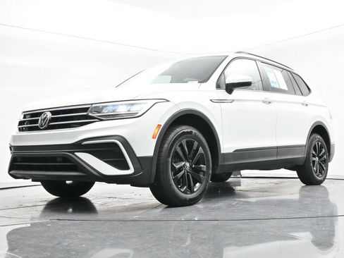 Used 2022 Volkswagen Tiguan S image 41