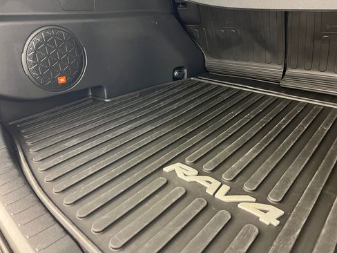 Used 2023 Toyota RAV4 XLE Premium image 34