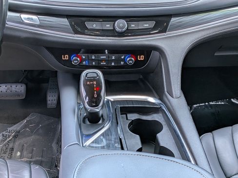 Used 2018 Buick Enclave Premium FWD image 21