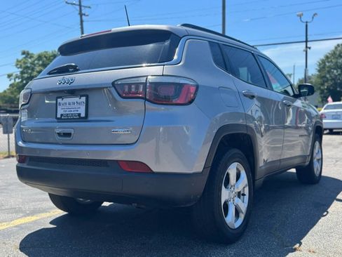 Used 2019 Jeep Compass Latitude w/ Cold Weather Group AWD/4WD image 6