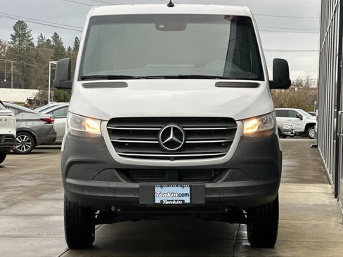 Used 2020 Mercedes-Benz Sprinter 2500 image 8