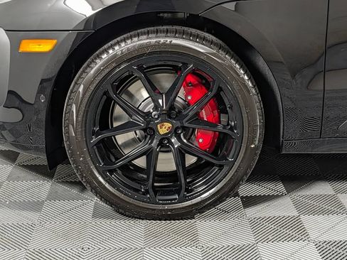 New 2026 Porsche Macan GTS AWD/4WD image 11
