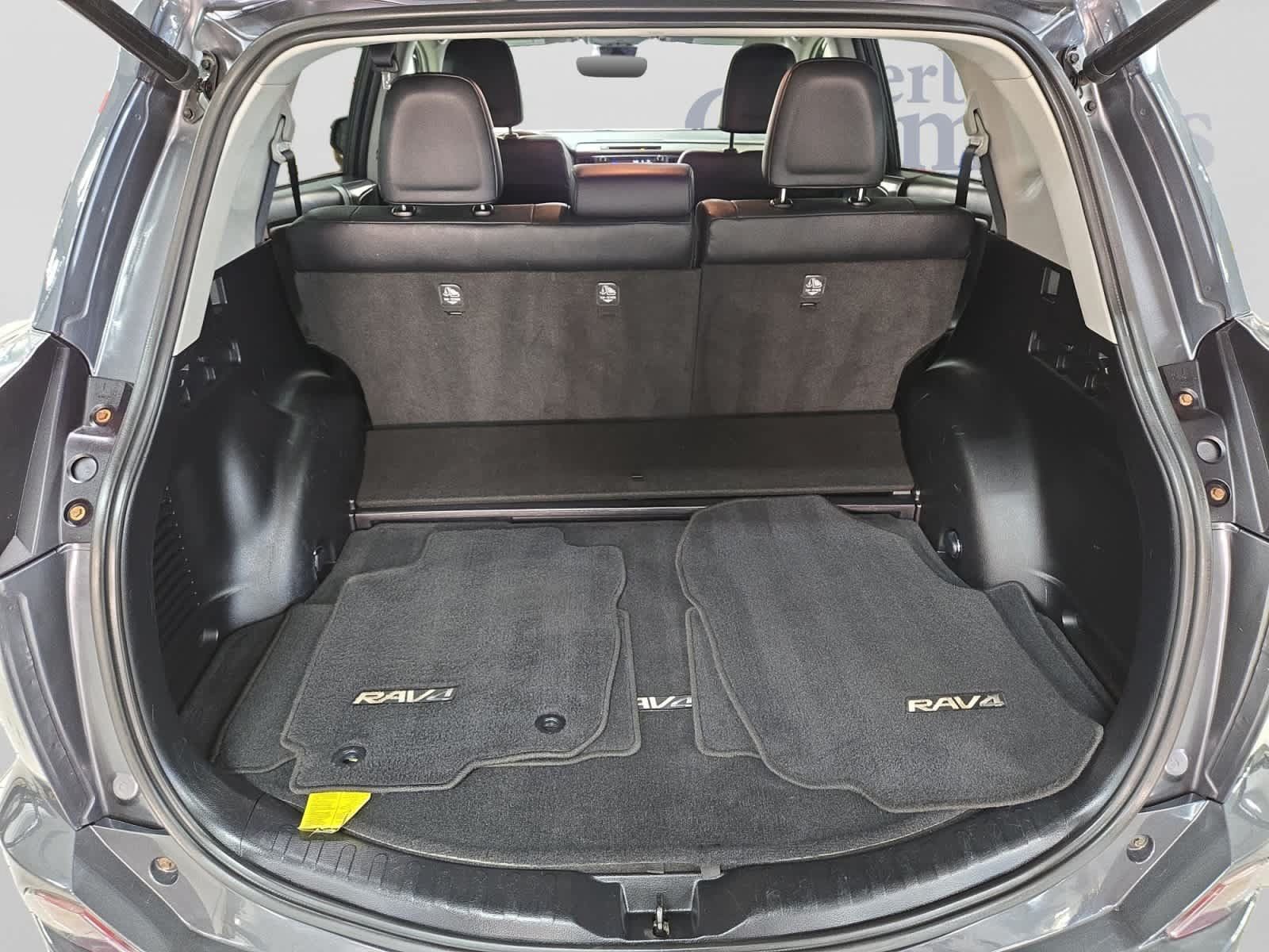 Used 2016 Toyota RAV4 Limited AWD/4WD image 4