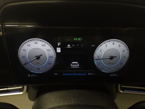 Used 2024 Hyundai Elantra Limited FWD image 18