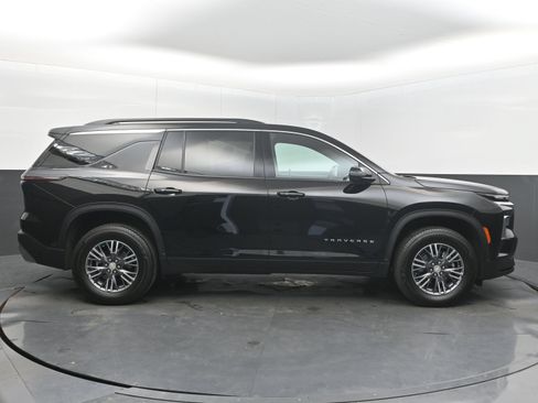 Certified 2026 Chevrolet Traverse LT FWD image 10