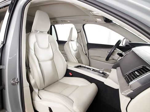 Used 2024 Volvo XC90 T8 Ultimate w/ Protection Package Premier AWD/4WD image 19