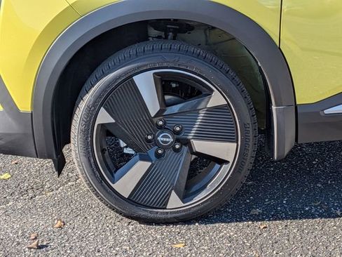 Used 2026 Nissan Kicks SR w/ Illumination Package image 12