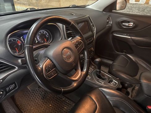 Used 2020 Jeep Cherokee Latitude Plus w/ Cold Weather Group image 2