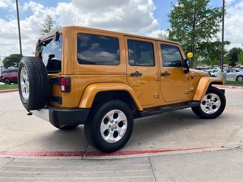 Used 2014 Jeep Wrangler Unlimited Sahara w/ Connectivity Group image 6