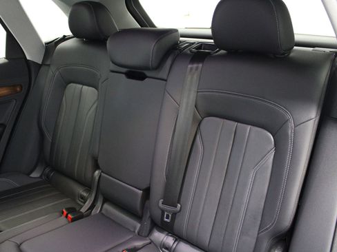 Used 2023 Audi Q5 2.0T Premium w/ Convenience Package AWD/4WD image 24