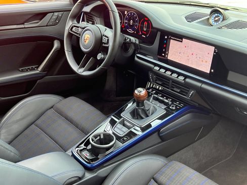 Certified 2025 Porsche 911 Carrera T RWD image 17