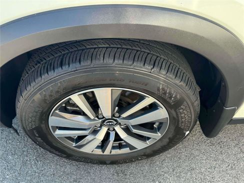 Used 2024 Nissan Pathfinder SL image 15