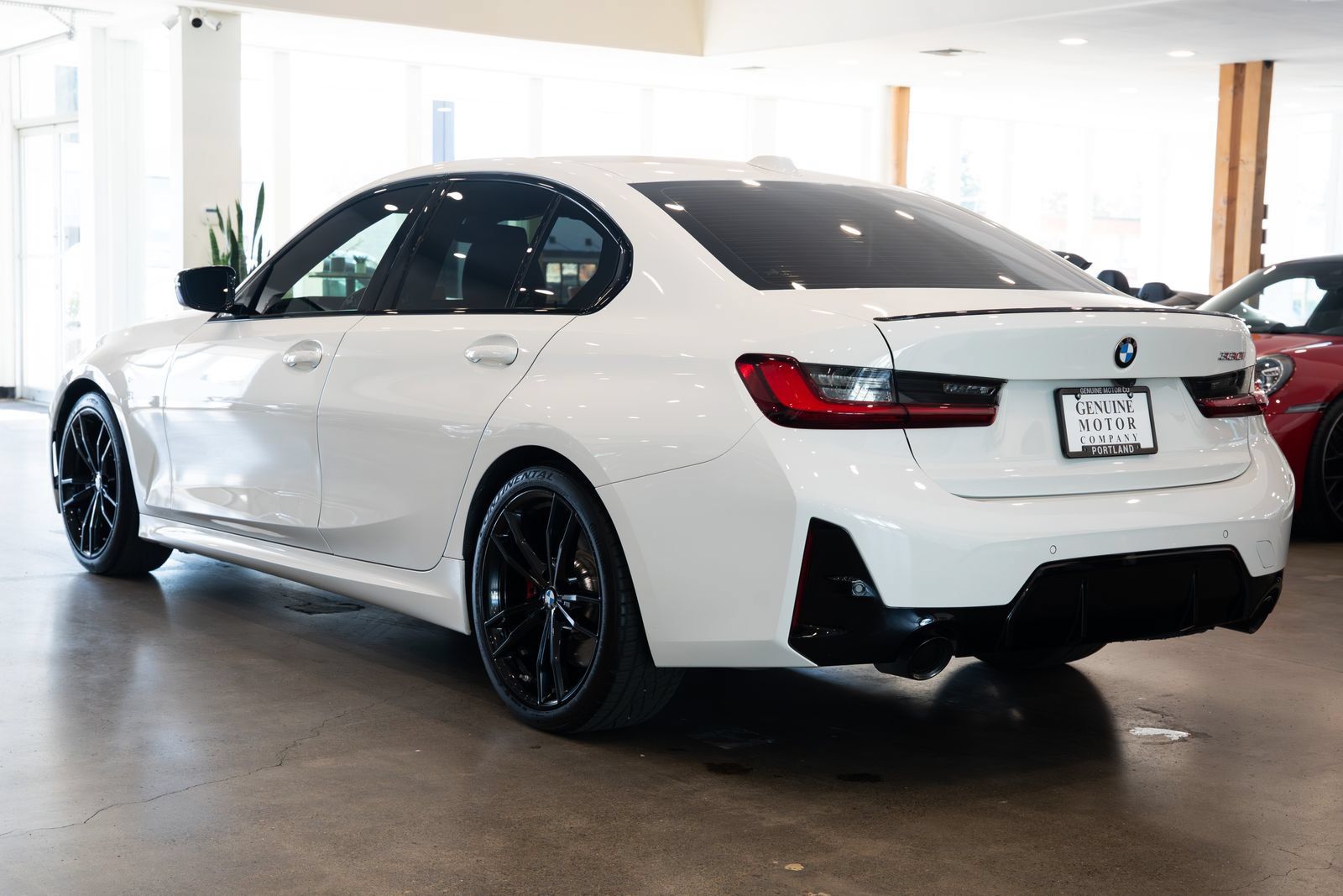Used 2024 BMW 330i Sedan w/ M Sport Package RWD image 6