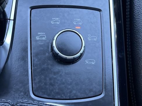 Used 2017 Mercedes-Benz GLS 450 4MATIC image 9